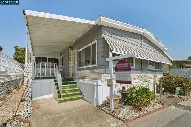 327 La Vina, Pacheco CA: https://media.crmls.org/mediaz/e882bfb9-71dc-45de-8c15-97b8989860fb.jpg