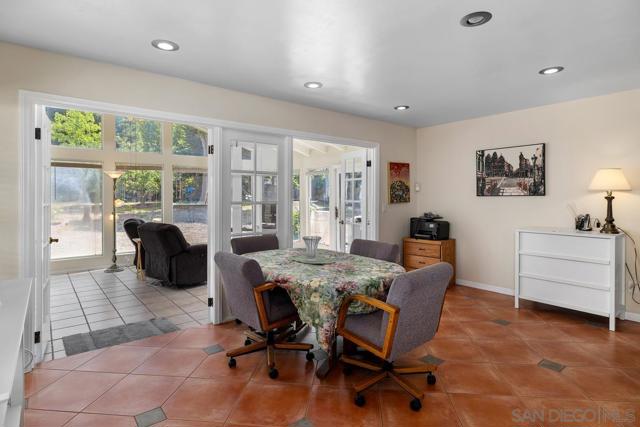 1387 Don Carlos Ct, Chula Vista CA: https://media.crmls.org/mediaz/e883dd77-e1ad-49d7-a9e0-e7bf5e56a236.jpg