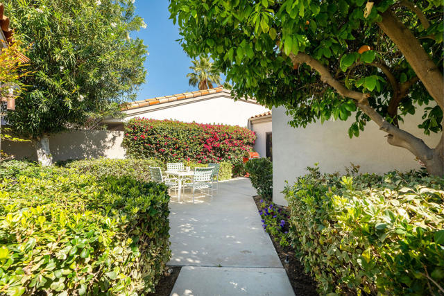 54396 Shoal Creek, La Quinta CA: https://media.crmls.org/mediaz/e883f7a8-8c1e-4f0b-87a3-bee97c11984c.jpg