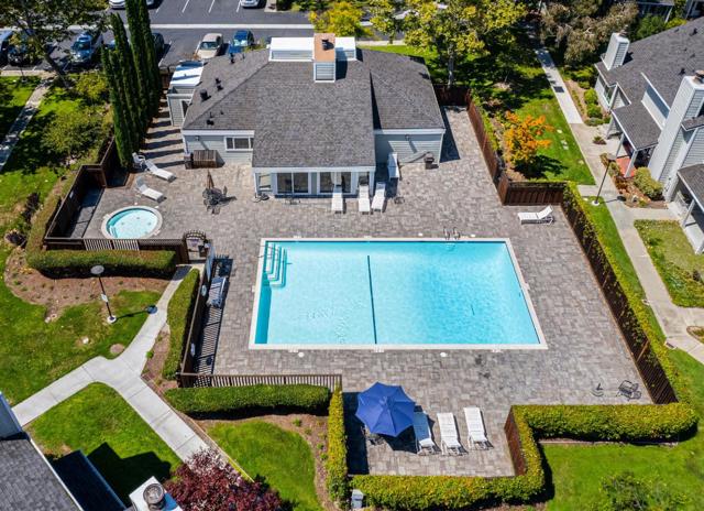 851 Peary Lane, Foster City CA: https://media.crmls.org/mediaz/e883f8ce-759f-49ee-9436-e20eceb00a41.jpg