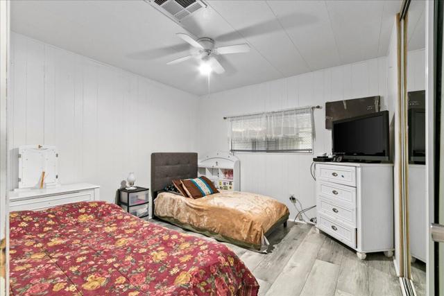 36 Club Circle Drive, Palm Springs CA: https://media.crmls.org/mediaz/e884cf77-8181-4caf-8bb2-84c77566eb73.jpg