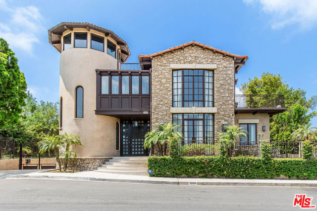 2175 Summitridge Drive, Beverly Hills CA: https://media.crmls.org/mediaz/e8855dc9-b2b9-4963-bd8c-18620242c2a4.jpg