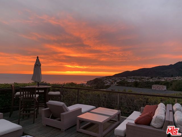 245 Tranquillo Road, Pacific Palisades CA: https://media.crmls.org/mediaz/e885eb42-cf83-4cfb-ba70-68b7f66e0e3d.jpg