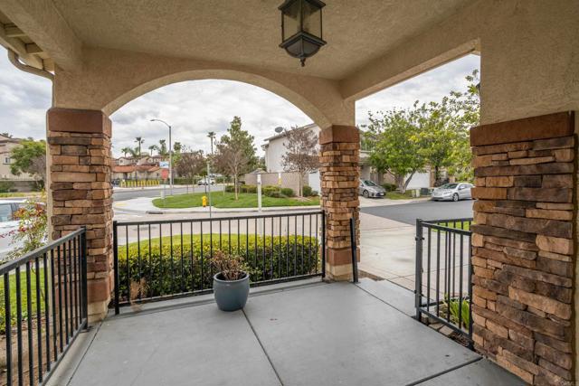 Detail Gallery Image 3 of 32 For 8772 Glen Vista Way, Santee,  CA 92071 - 4 Beds | 2/1 Baths