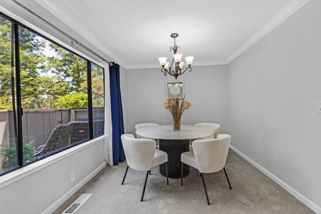 109 Oakland Place, Los Gatos CA: https://media.crmls.org/mediaz/e887a128-da24-48c5-b871-4fc5e54d8ffd.jpg