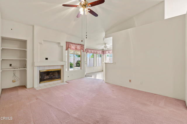712 Rosebud Drive, Oxnard CA: https://media.crmls.org/mediaz/e887be21-a5e4-477e-a597-19794db81306.jpg