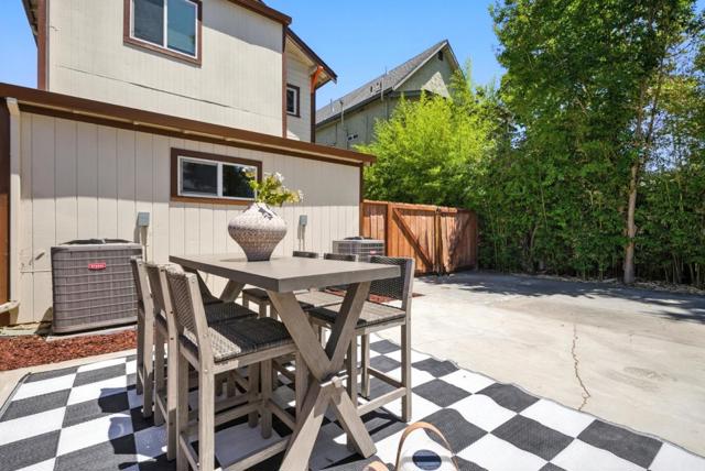 185 N 9th Street, San Jose CA: https://media.crmls.org/mediaz/e88867d0-7950-4820-98a3-7f63305458f4.jpg