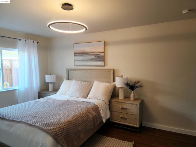 15373 Inverness St, San Leandro CA: https://media.crmls.org/mediaz/e888c730-c888-4a13-b4af-2302c0fad39d.jpg