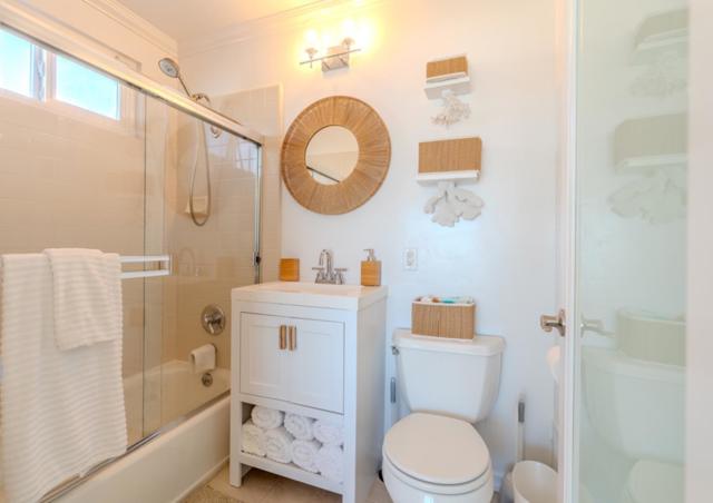 236 Shoreview Avenue, Pacifica CA: https://media.crmls.org/mediaz/e888eaf7-1f9d-46ad-b403-16c242946ec1.jpg
