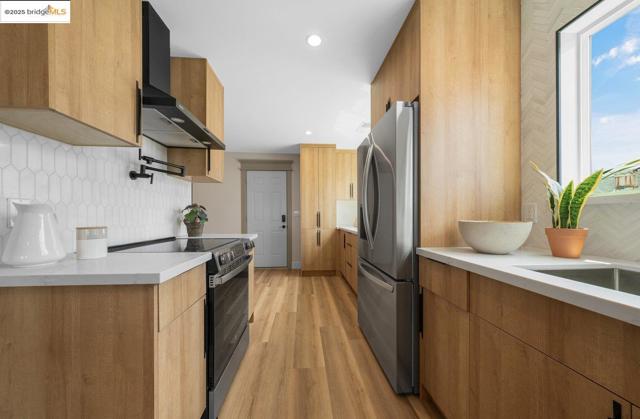 713 Midcrest Way, El Cerrito CA: https://media.crmls.org/mediaz/e8899ebe-de14-4c32-95ba-3d7b8ce25669.jpg