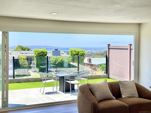 3179 Driscoll Dr, San Diego CA: https://media.crmls.org/mediaz/e889cd3b-e0d5-423f-93bc-47745f5c5676.jpg