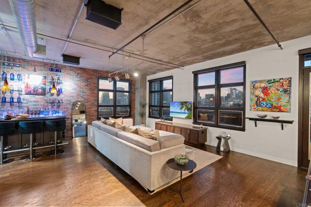 877 Island Avenue, San Diego CA: https://media.crmls.org/mediaz/e88a51ad-09b2-4fa6-8a1a-ee20c338d96f.jpg