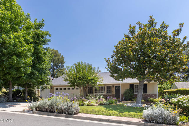 4650 Encinas Drive, La Canada Flintridge CA: https://media.crmls.org/mediaz/e88adf5d-bea0-4805-a7c9-5ecc6a2bee68.jpg