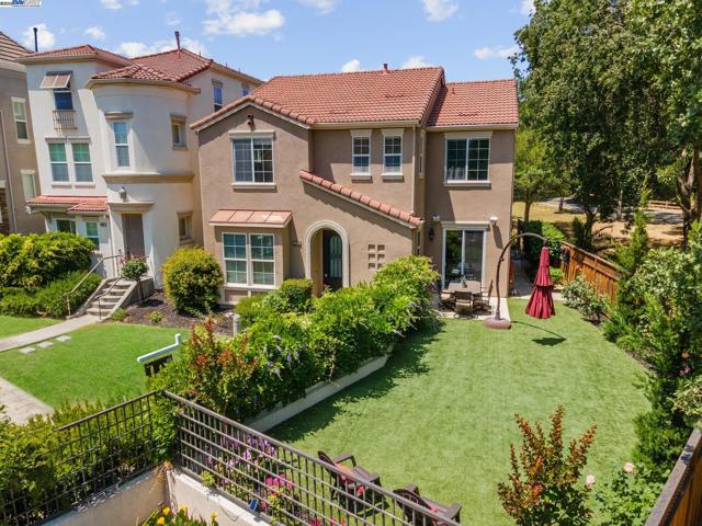 5989 Hillbrook Pl, Dublin CA: https://media.crmls.org/mediaz/e88b0ebc-3d85-4d91-a90e-bf5208945195.jpg