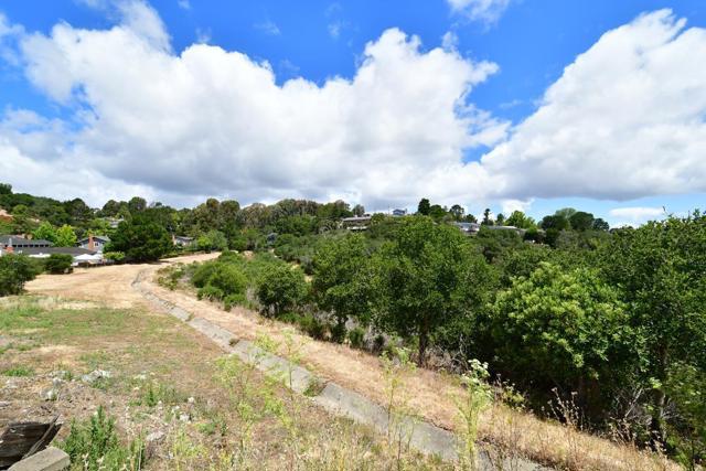 2756 Comstock Circle, Belmont CA: https://media.crmls.org/mediaz/e88bce8b-947b-4886-aeb8-ff8606a3bb19.jpg