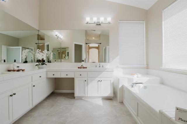 Image 22 of 38 For 25657 Crestfield Dr