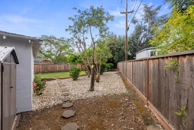 1493 Mallard Way, Sunnyvale CA: https://media.crmls.org/mediaz/e88cf326-92f5-47c2-a348-8d3f1a557fef.jpg