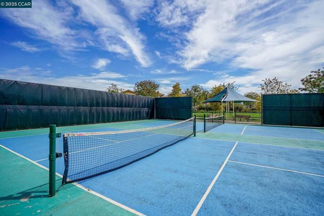 507 Livingston Court, Discovery Bay CA: https://media.crmls.org/mediaz/e88cfd9d-2d21-492f-9d29-ff35e23a3a64.jpg
