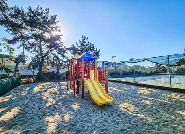 3823 Caminito Litoral, San Diego CA: https://media.crmls.org/mediaz/e88d05e5-89c1-4635-9381-1d300070a3f4.jpg