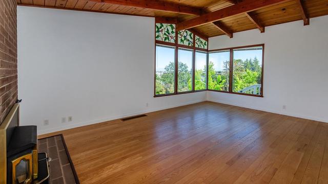 372 Elm Street, San Carlos CA: https://media.crmls.org/mediaz/e88d390f-e6ac-45b1-82bc-402889f4d44a.jpg