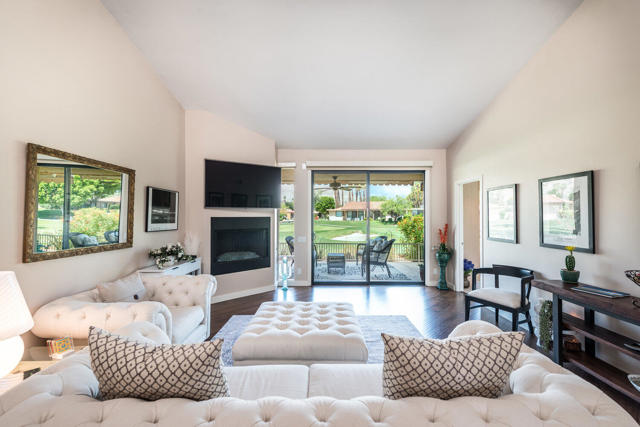 84 La Ronda Drive, Rancho Mirage CA: https://media.crmls.org/mediaz/e88dc425-7a9c-4e04-9163-7c0d155aa32a.jpg