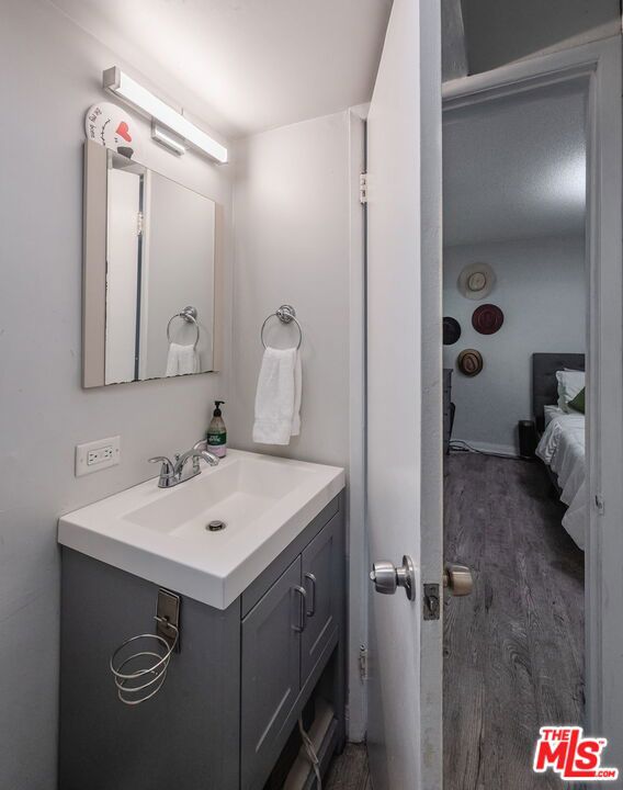 617 Westmount Drive, West Hollywood CA: https://media.crmls.org/mediaz/e88dd487-830a-4384-8db8-6dc217d27c47.jpg