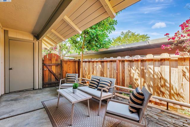 825 Oak Grove Rd, Concord CA: https://media.crmls.org/mediaz/e88e0a73-d142-4ae8-88cc-0650b2963cbd.jpg