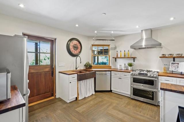 20420 Idylwild Road, Los Gatos CA: https://media.crmls.org/mediaz/e88e251d-f8cc-4a5a-b319-d0e28f691fff.jpg