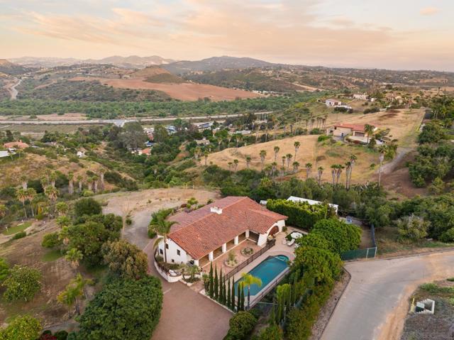 5615 Via Montellano, Bonsall CA: https://media.crmls.org/mediaz/e88e75f5-ec10-4cde-82e0-e84338aa45aa.jpg