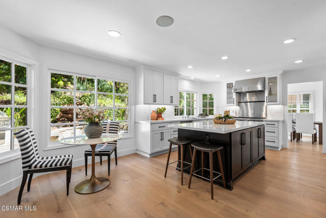 4799 Canterbury Street, Westlake Village CA: https://media.crmls.org/mediaz/e88ec57b-c5be-4032-9867-20baf74e9057.jpg
