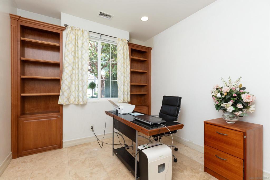 18520 Lancashire Way - photo 15