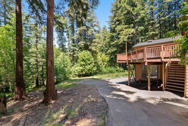 1116 Lakeside Drive, Felton CA: https://media.crmls.org/mediaz/e88fcc8c-942a-4b4a-bf32-d2bfe785d684.jpg