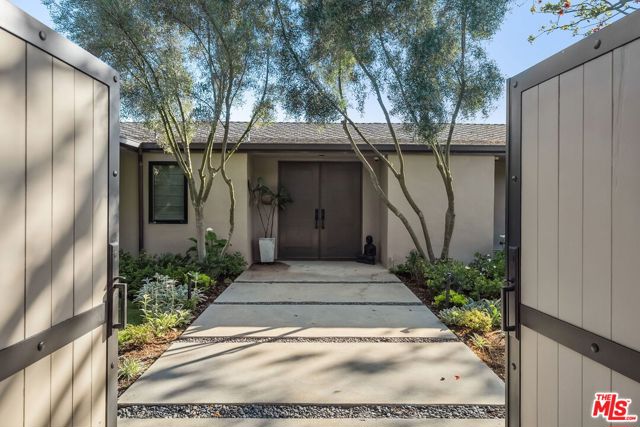 7840 Torreyson Drive, Los Angeles CA: https://media.crmls.org/mediaz/e8901c50-7c9d-4538-80db-79f7b4dc1d3d.jpg