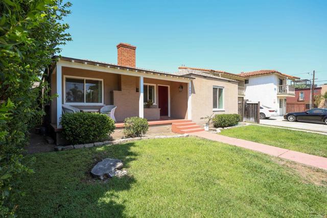 4662 4664 Bancroft, San Diego CA: https://media.crmls.org/mediaz/e8904162-4a1d-4a18-9c16-911d50556478.jpg