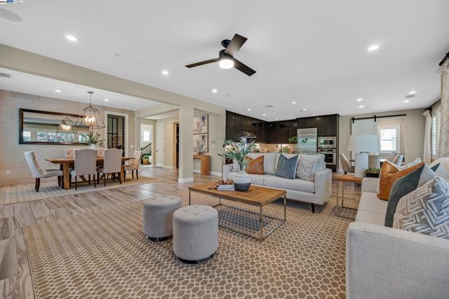 3838 Santa Fe Lane, Tracy CA: https://media.crmls.org/mediaz/e890caa7-3c16-4797-b5a5-3d2709967eb3.jpg
