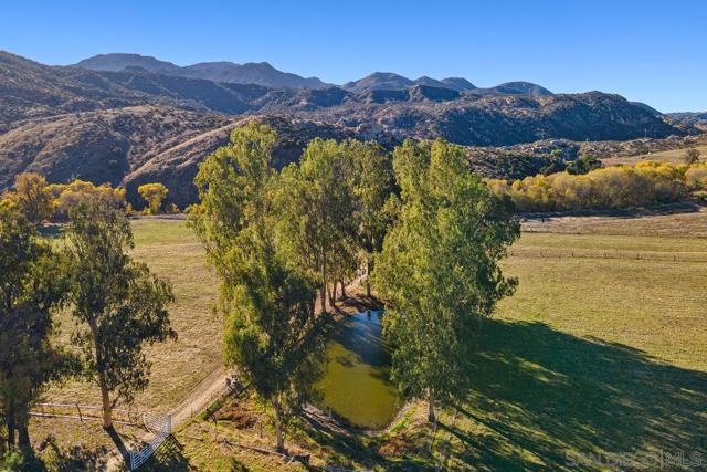 43023 Highway 79, Aguanga CA: https://media.crmls.org/mediaz/e891676d-b8cb-4d44-b1e3-406f41072ef1.jpg