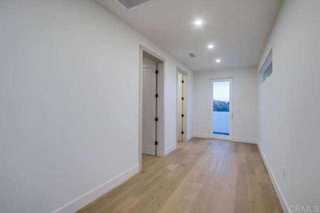 5380 Los Robles Drive, Carlsbad CA: https://media.crmls.org/mediaz/e891ff3c-9de4-49ad-9231-c127ebc0f897.jpg