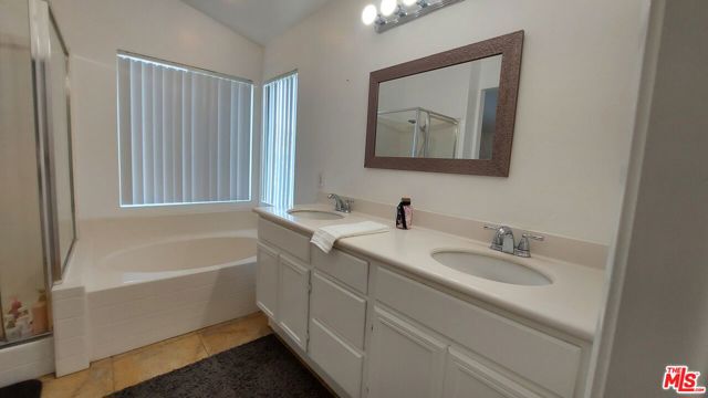 14692 Acacia Street, Westminster CA: https://media.crmls.org/mediaz/e89250aa-4201-482f-83ae-8f3101deb819.jpg