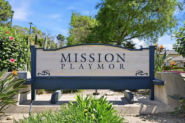 10705 Caminito Bravura, San Diego CA: https://media.crmls.org/mediaz/e892f46e-4c8f-4a99-8cd7-5b86ecacab90.jpg