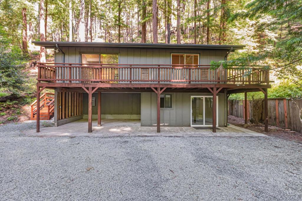 364 Redwood Avenue