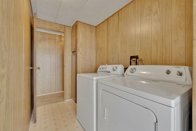Home for Sale in Lakeside