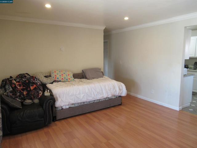615 15Th St, Richmond CA: https://media.crmls.org/mediaz/e89331e9-2f94-48f4-ae24-b62616459854.jpg