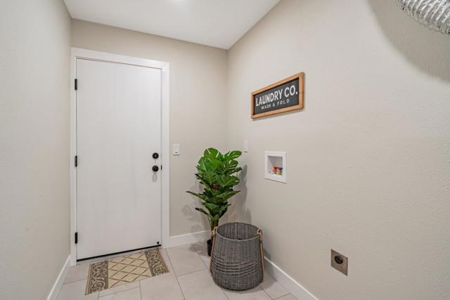 3574 Wellesley Court, Mountain View CA: https://media.crmls.org/mediaz/e893a795-d695-4c4e-9458-1fc0a0bc811b.jpg