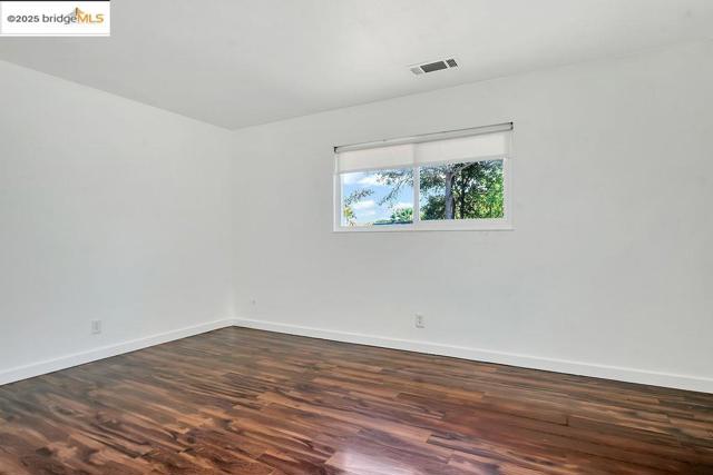 1205 Putnam Street, Antioch CA: https://media.crmls.org/mediaz/e893acf9-0ed2-4720-adfb-019861075ba0.jpg