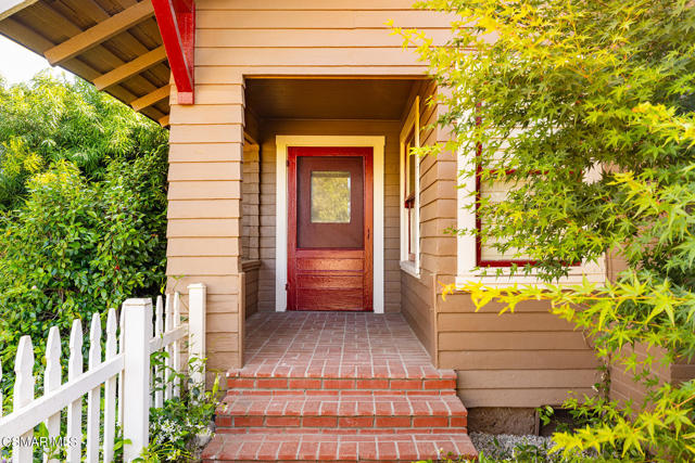 13721 Telegraph Road, Santa Paula CA: https://media.crmls.org/mediaz/e893d271-4b2e-46d7-aebf-7578105bd05f.jpg