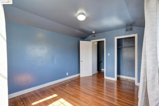 527 42nd Street, Richmond CA: https://media.crmls.org/mediaz/e893ff88-c3e2-45b0-98ff-f7b0f6048c12.jpg