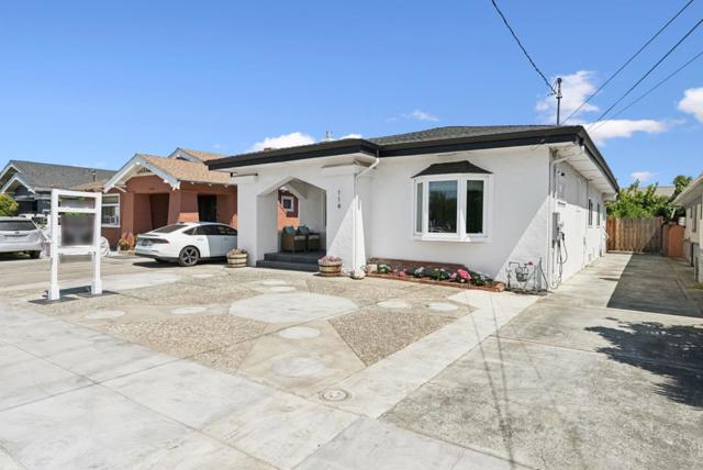 114 Hollywood Avenue, San Jose CA: https://media.crmls.org/mediaz/e89447c8-51ed-418a-a85a-8d0090ec8344.jpg