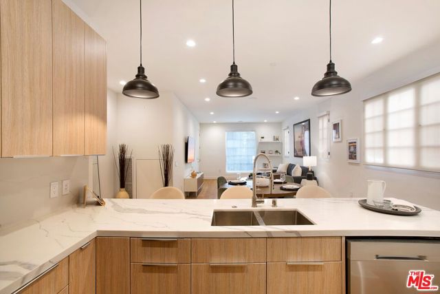 418 N Stanley Avenue, Los Angeles CA: https://media.crmls.org/mediaz/e8954ce7-25b3-4e4e-9054-98195cb08069.jpg