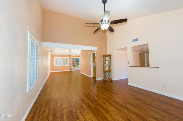 13716 Herrick Avenue, Sylmar CA: https://media.crmls.org/mediaz/e8955ec7-0cdf-4a54-985b-069227f5cd26.jpg