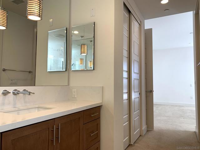 8575 Aspect Dr, San Diego CA: https://media.crmls.org/mediaz/e89588ae-7035-42bc-b986-dc9e3c8e7971.jpg